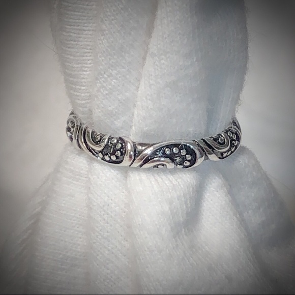Jewelry - 💕Beautiful Bali Style Sterling Silver Ring💕